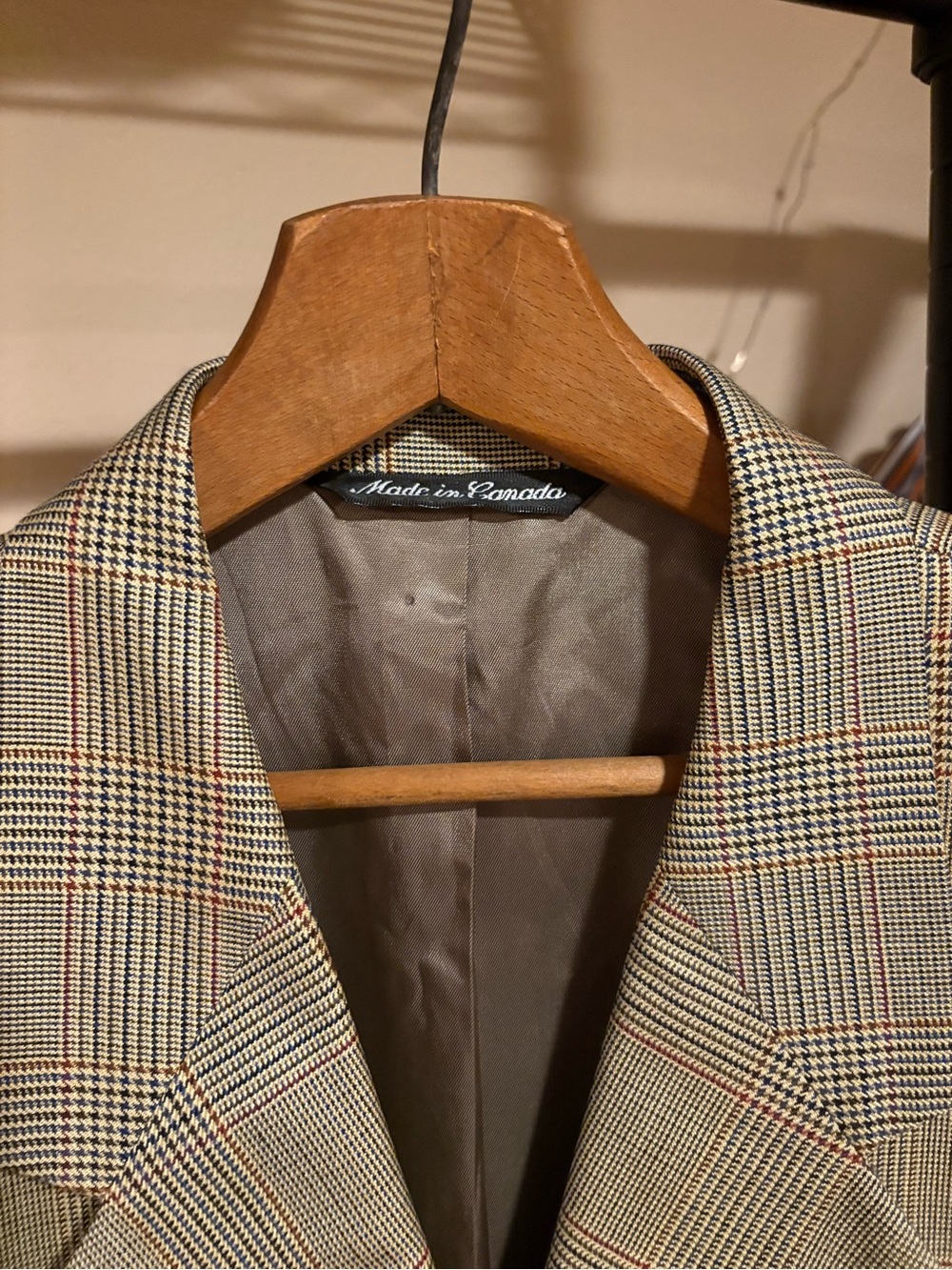 VTG Jack Victor Men's Houndstooth Plaid Sport Coat in Yellow and Red 44R